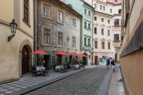 Hotel At the Black Star -Charming Romantic Suites and Apartments